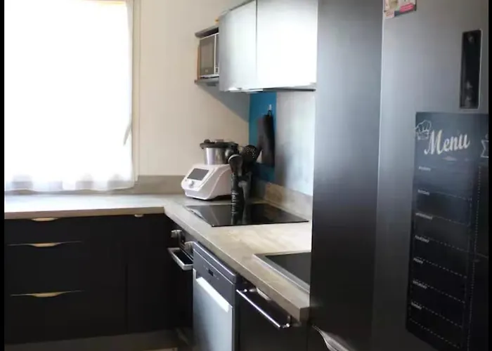 Appart Nanterre アパート *